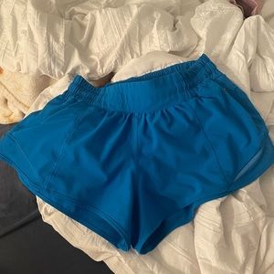 lululemon hotty hots size 4 2.5